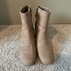 Bershka Tan healed booties